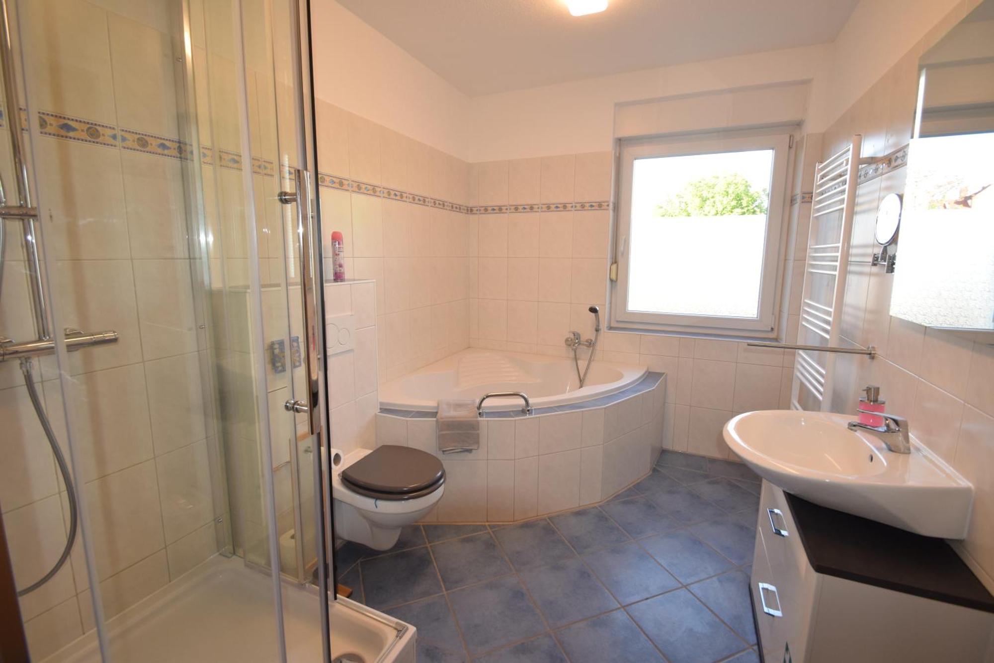 Bliss Place - 1r Premium - Kingsize Bett, Smart Tv, Kueche, Balkon, Waschkeller Magdeburg