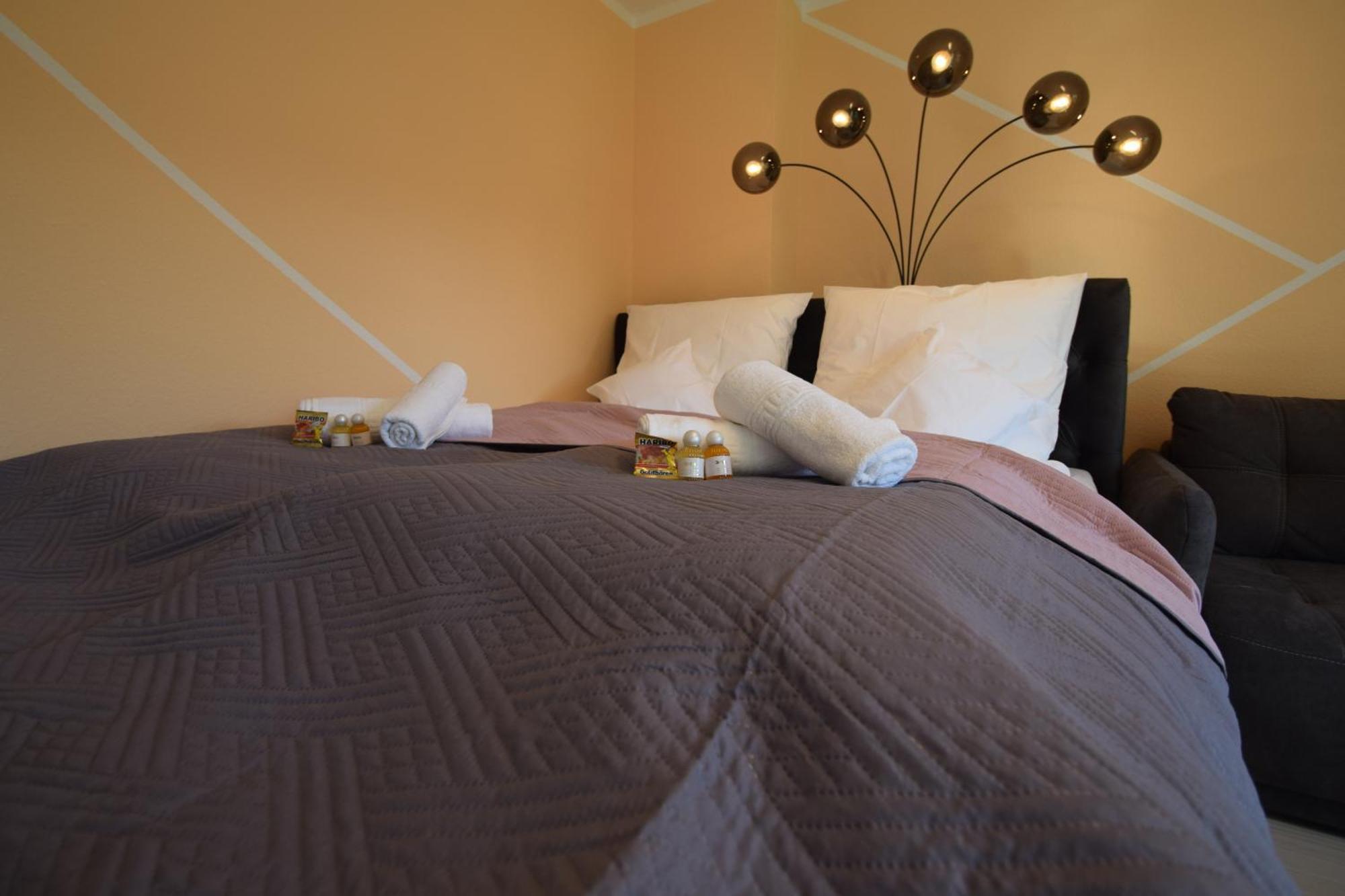 Bliss Place - 1r Premium - Kingsize Bett, Smart Tv, Kueche, Balkon, Waschkeller * Magdeburg