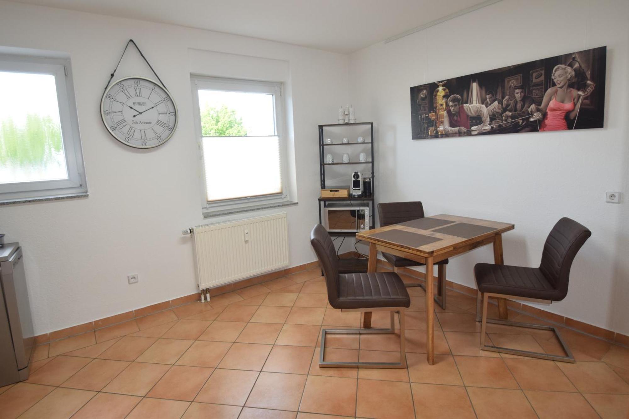 Apartment Bliss Place - 1r Premium - Kingsize Bett, Smart Tv, Kueche, Balkon, Waschkeller Magdeburg